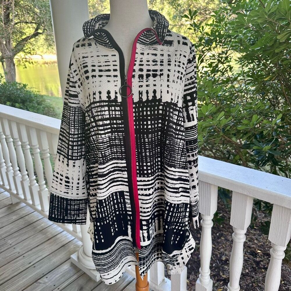 IC Collection Geometric Print Zip Front Jacket